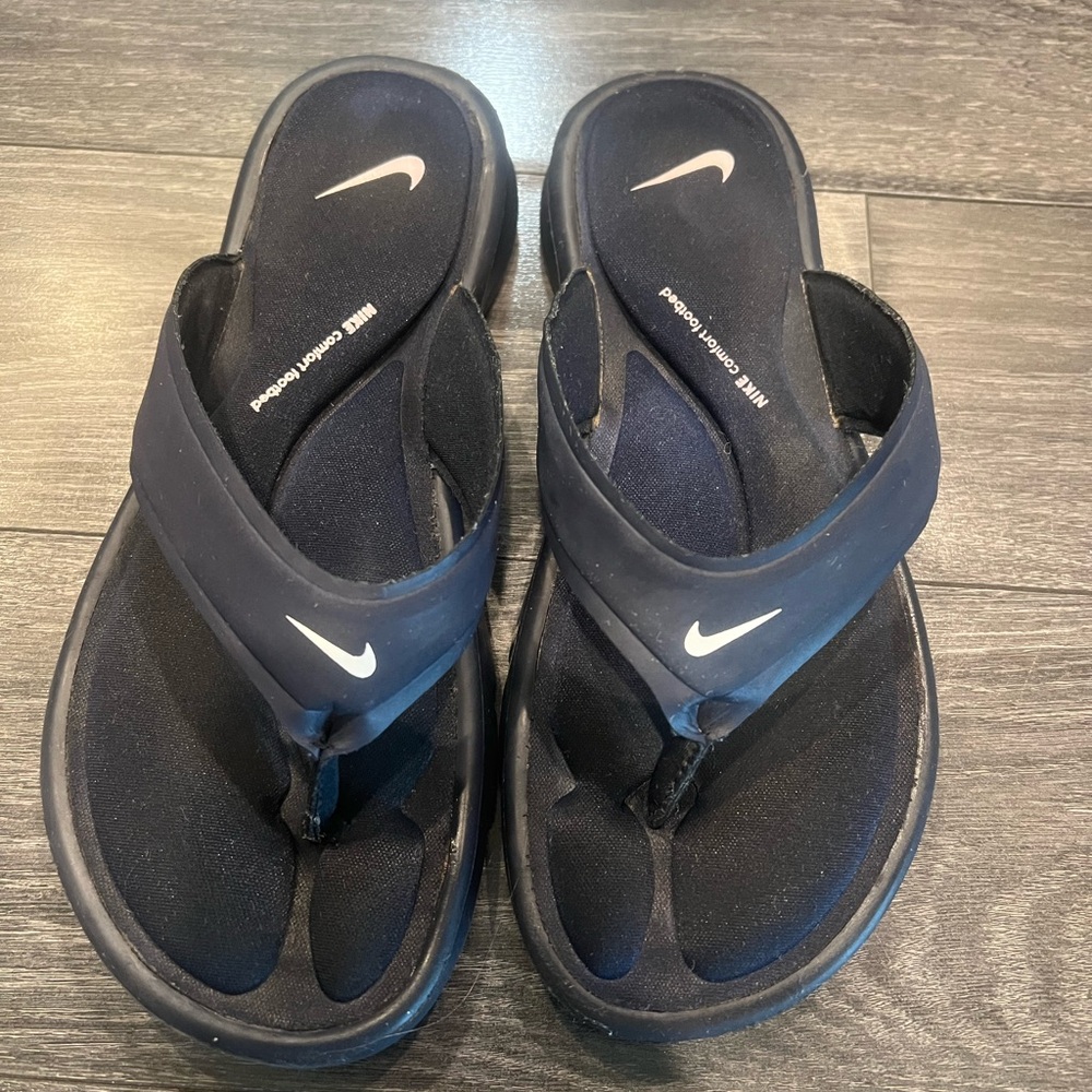 Nike Navy Blue Sandals with Cushioned Footbed and Sporty Design
